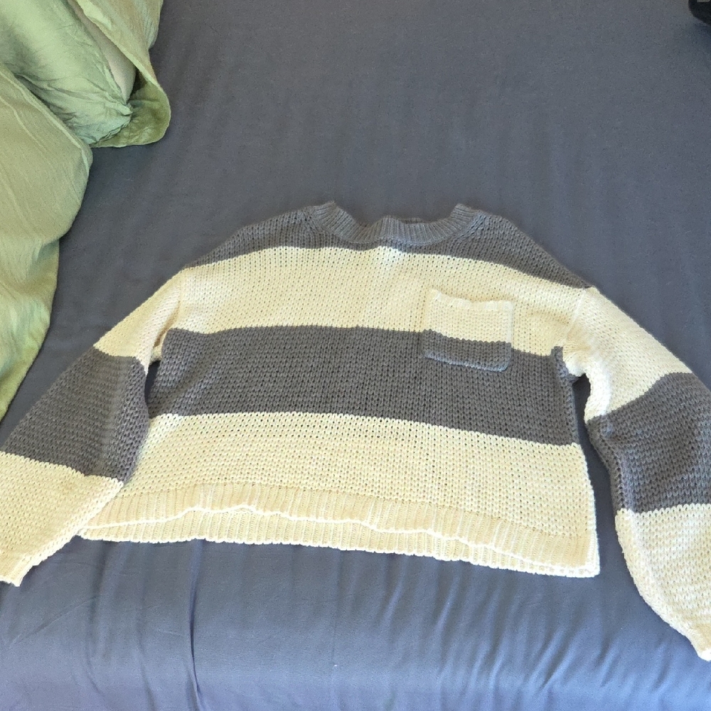 American Eagle Outfitters Striped Crewneck Sweater in Gray & Cream Size XS